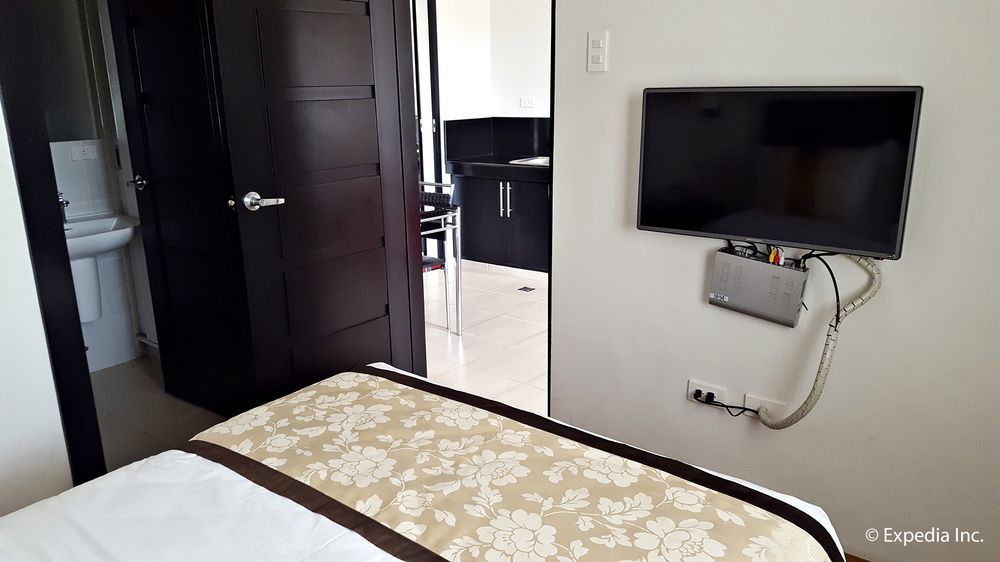 Hotel Capital O 642 The Junction Tagaytay Tagaytay City Exterior foto