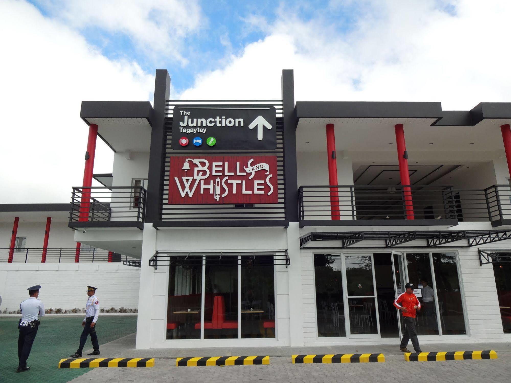 Hotel Capital O 642 The Junction Tagaytay Tagaytay City Exterior foto