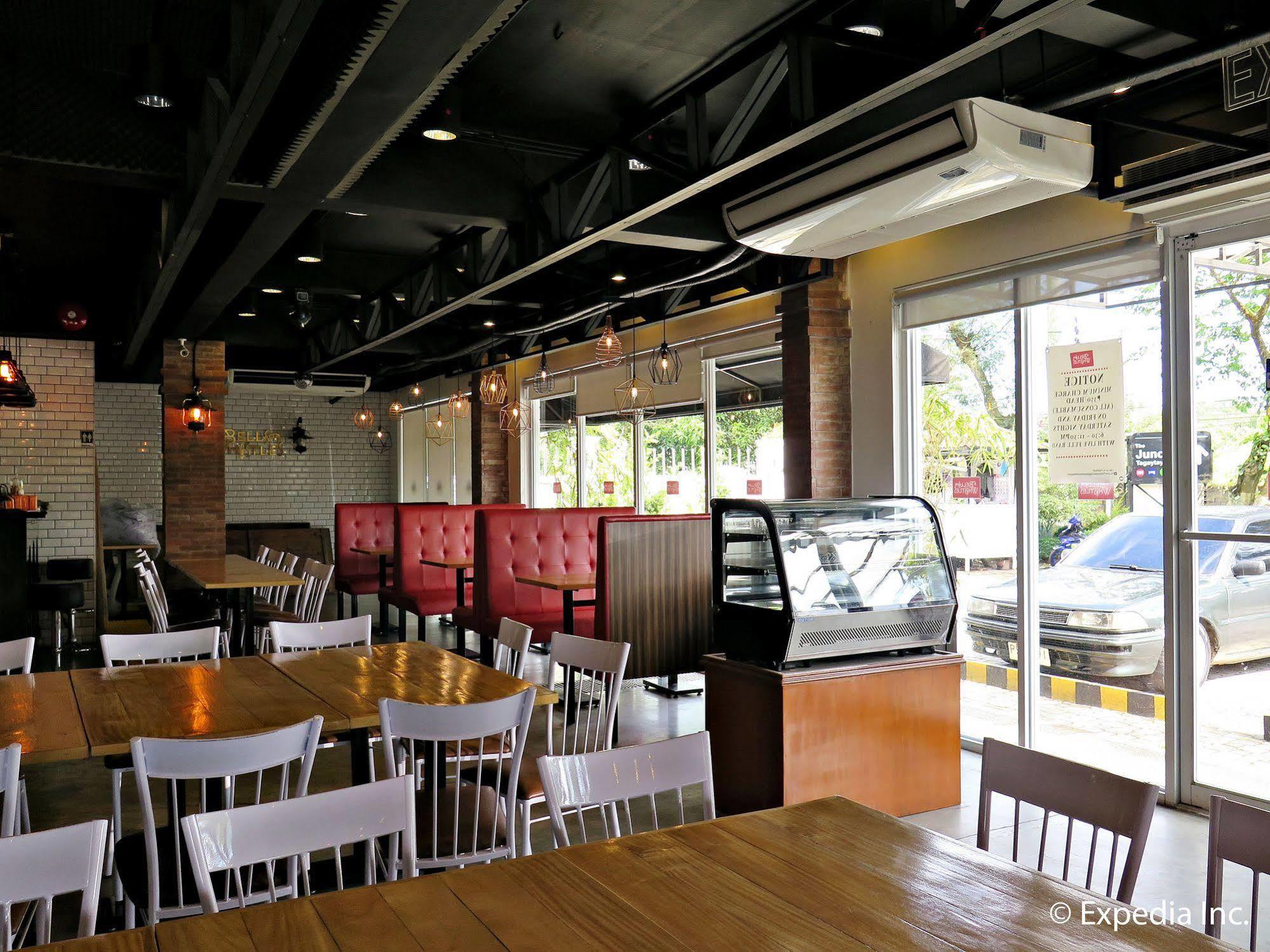 Hotel Capital O 642 The Junction Tagaytay Tagaytay City Exterior foto