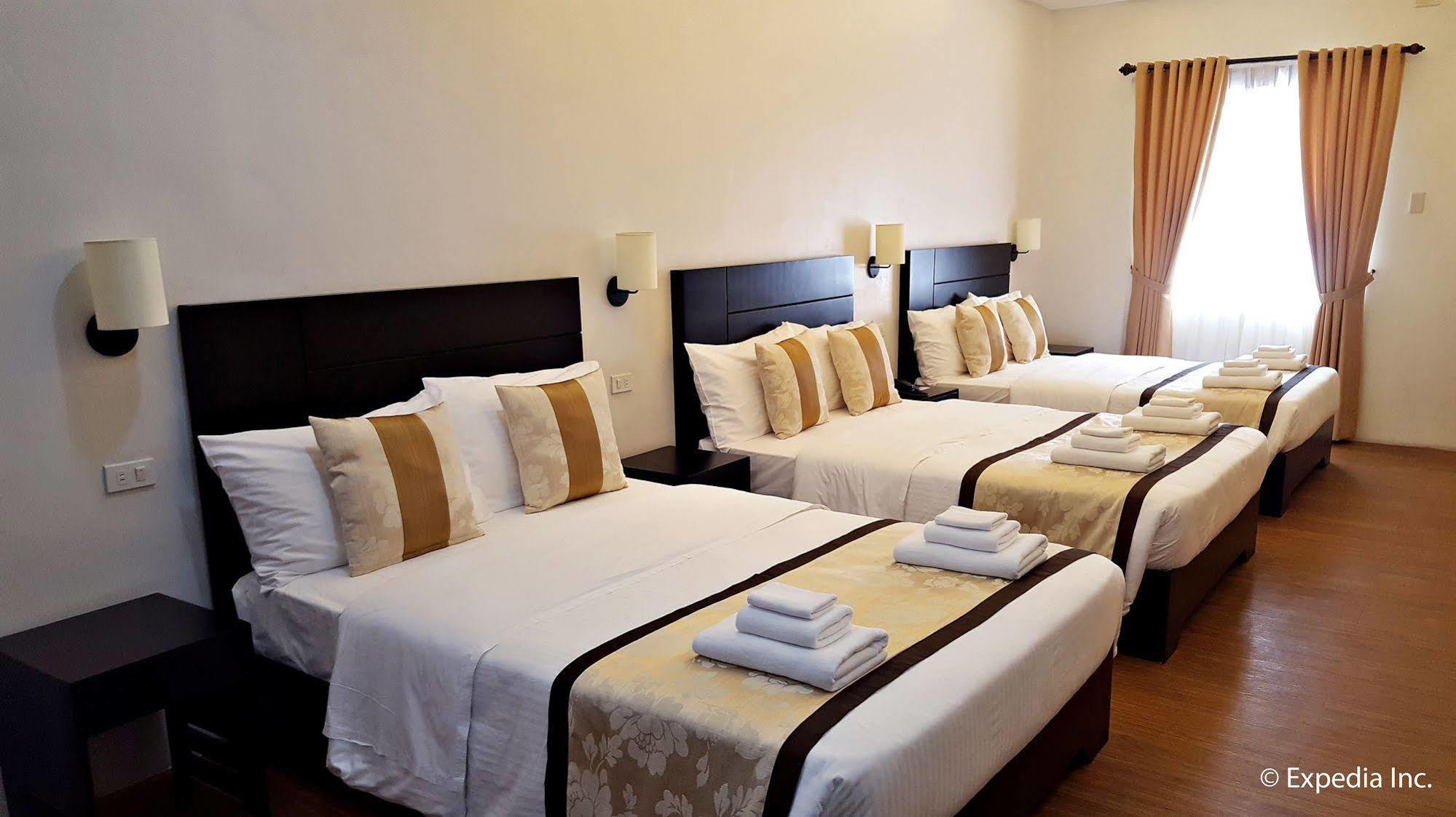 Hotel Capital O 642 The Junction Tagaytay Tagaytay City Exterior foto