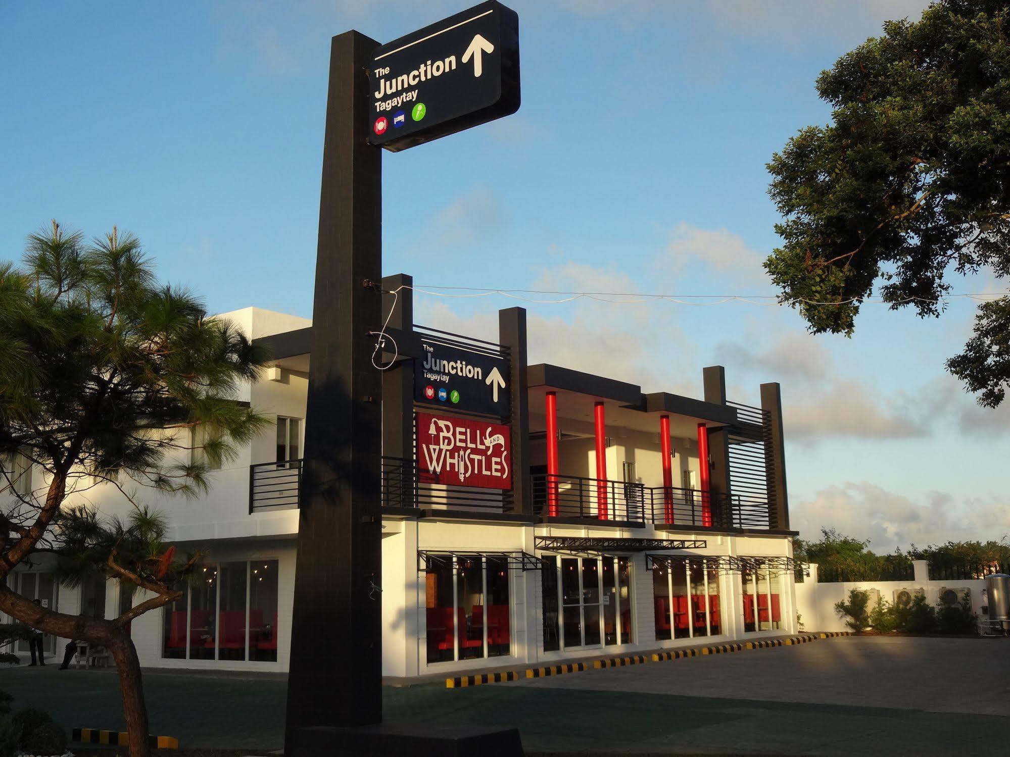 Hotel Capital O 642 The Junction Tagaytay Tagaytay City Exterior foto